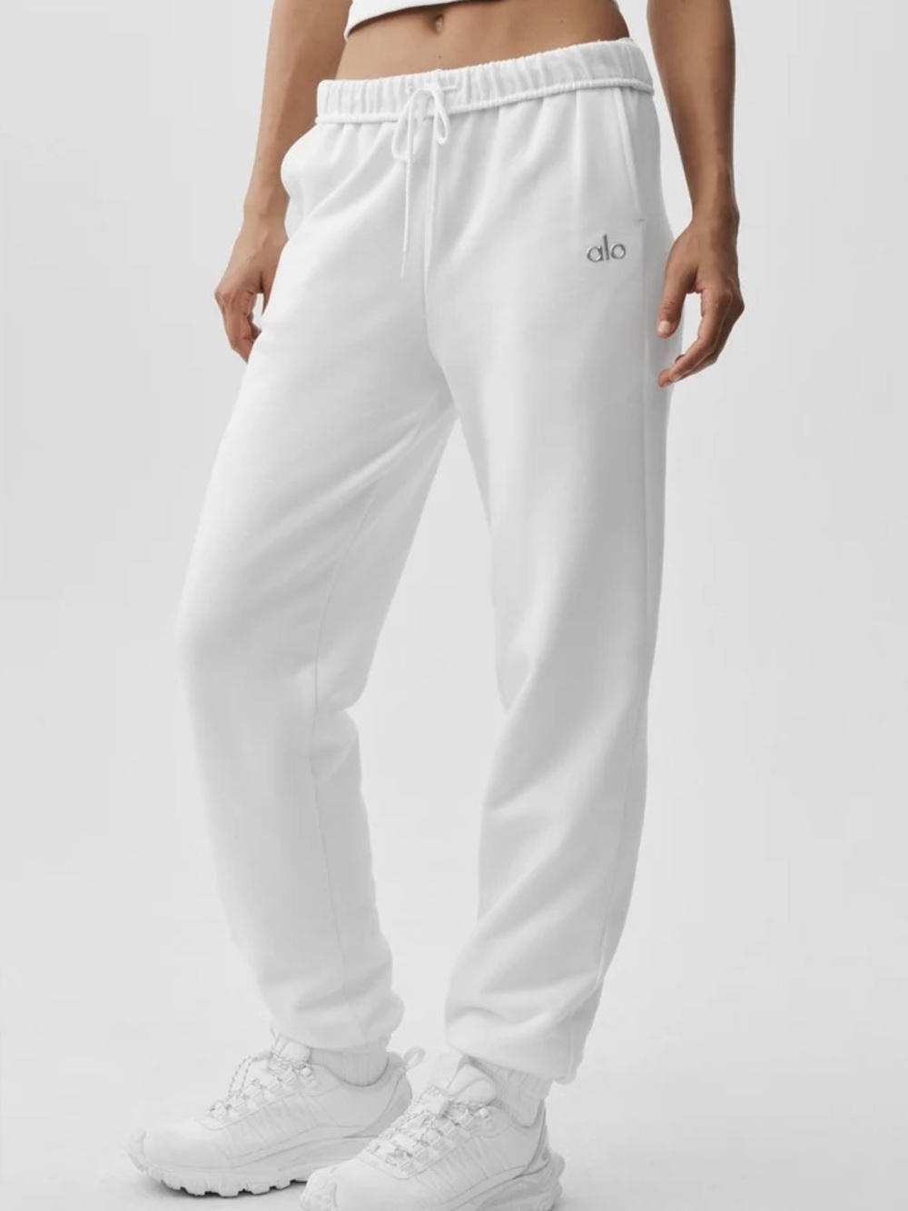 ALO Yoga Women's white accolade Sweatpants sweats small S loungewear
